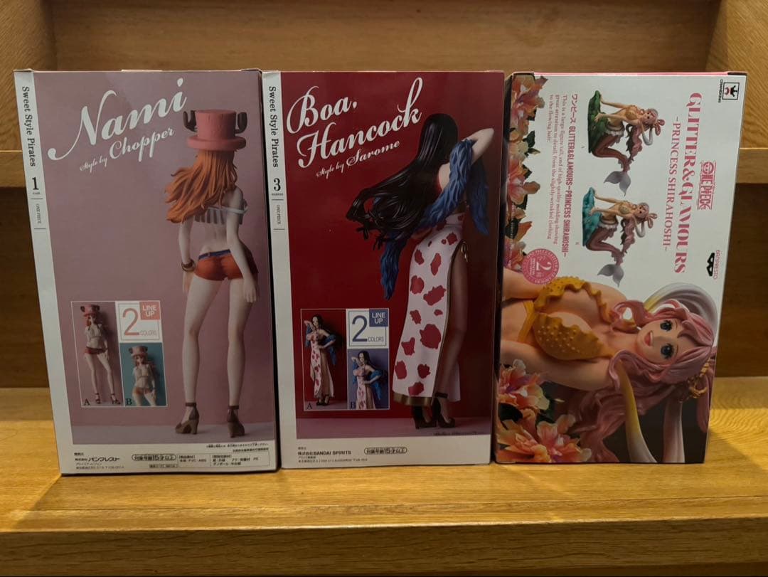 新品未開封　ワンピース ナミ & ボア・ハンコック & しらほし　フィギュア