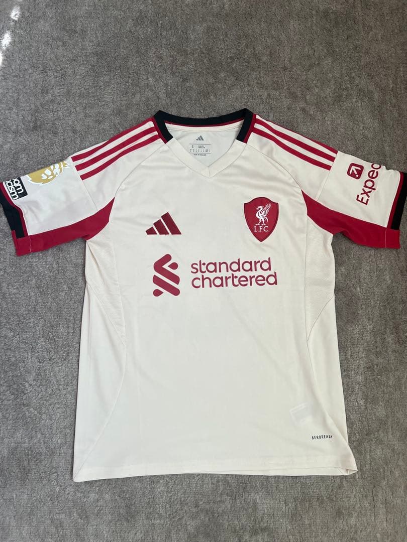 リヴァプール ソボスライ　アウェイユニフォーム