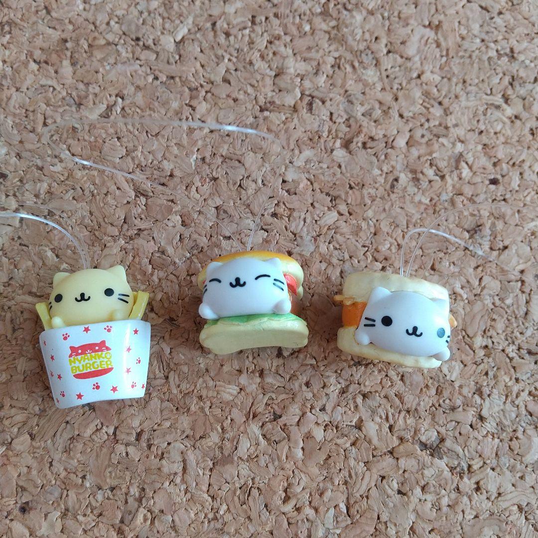 d*9様 にゃんにゃんにゃんこ キーチェーン 17個セット