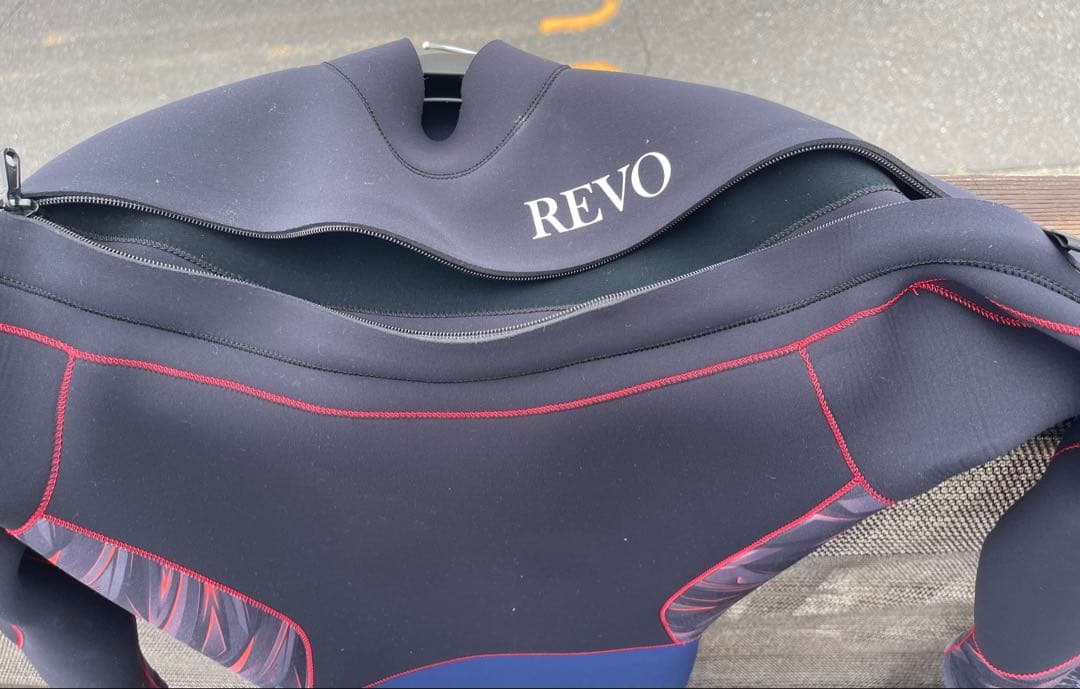 REVO レボリューション　ジャーフル3mm L〜XL相当【秋〜夏前迄】