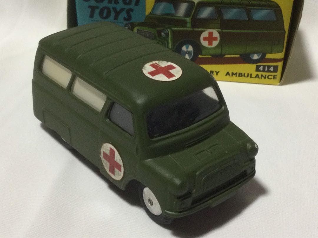 ミニカー Corgi Toys Bedford Utilicon Ambulance