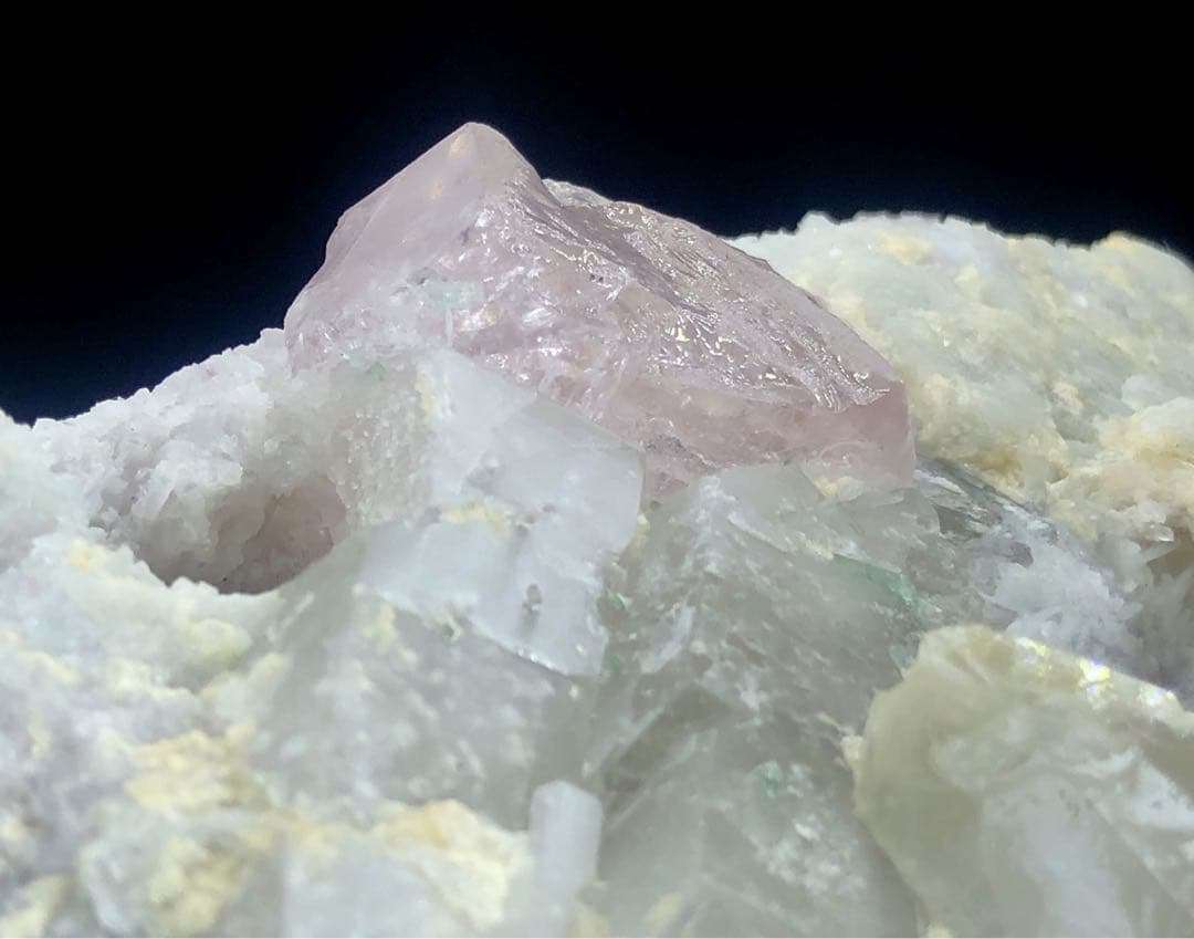 天然ピンクモルガナイト、クォーツクリスタル、グリーントルマリン