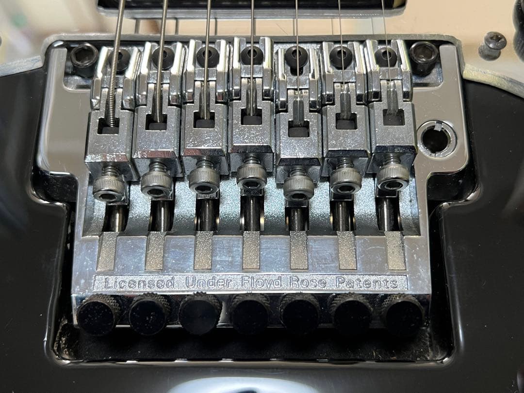 Ibanez UV777P 7弦 Steve Vaiモデル