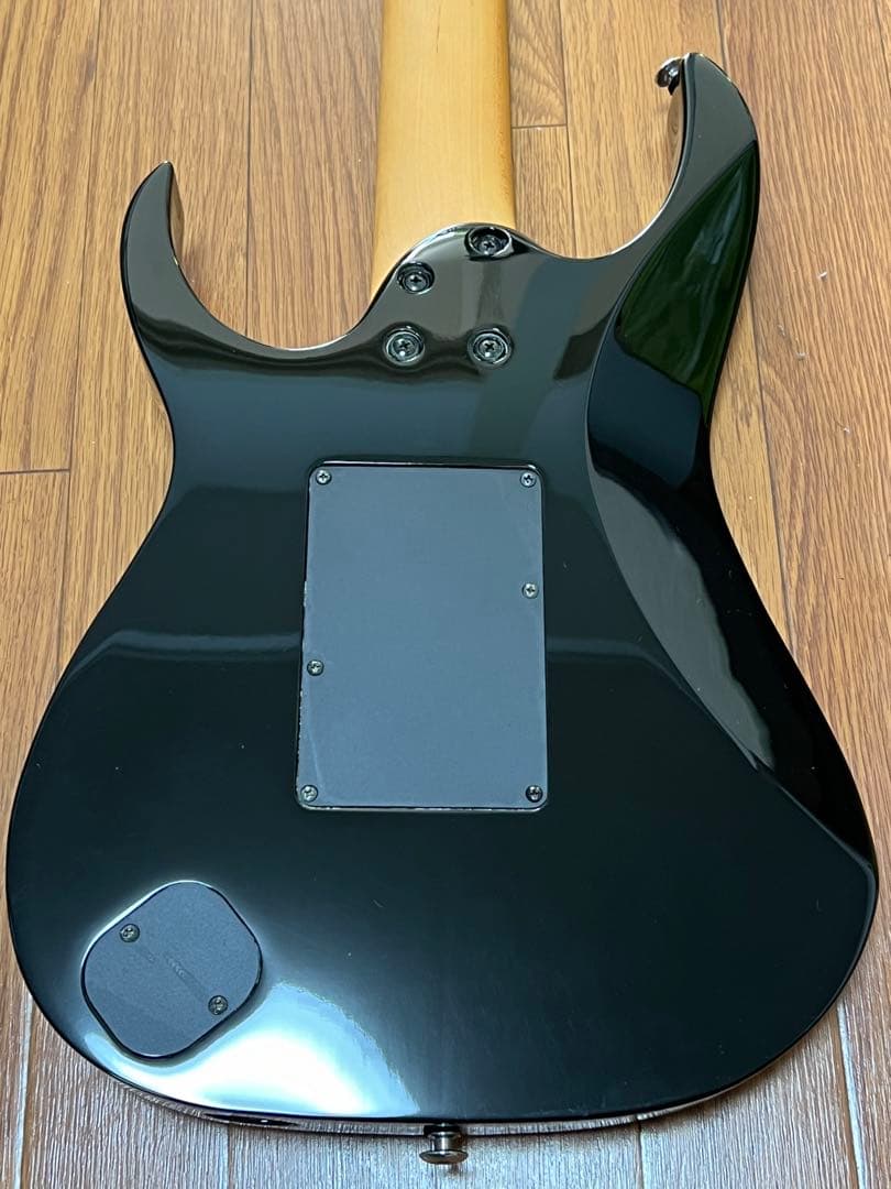 Ibanez UV777P 7弦 Steve Vaiモデル