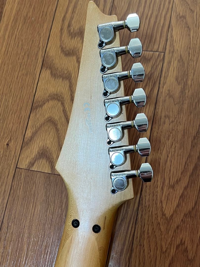 Ibanez UV777P 7弦 Steve Vaiモデル