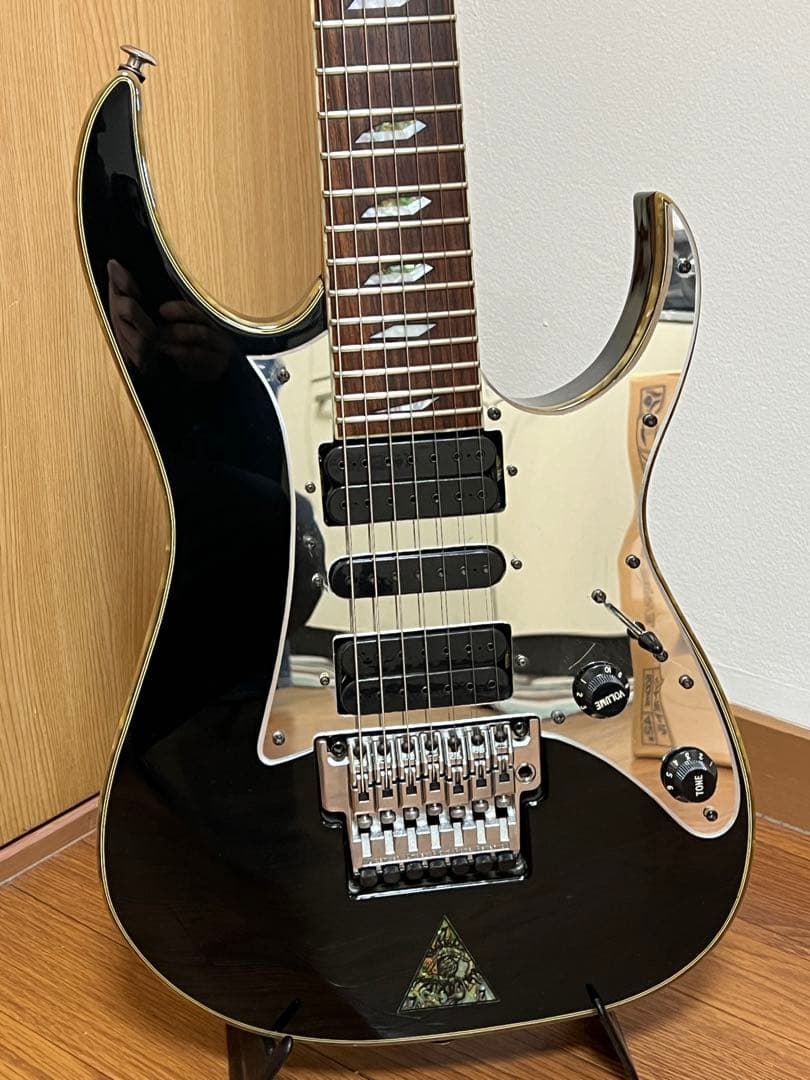 Ibanez UV777P 7弦 Steve Vaiモデル