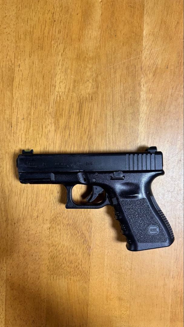 東京マルイ　グロックGLOCK 19 ガスガン 3rd gneマガジン6本付き