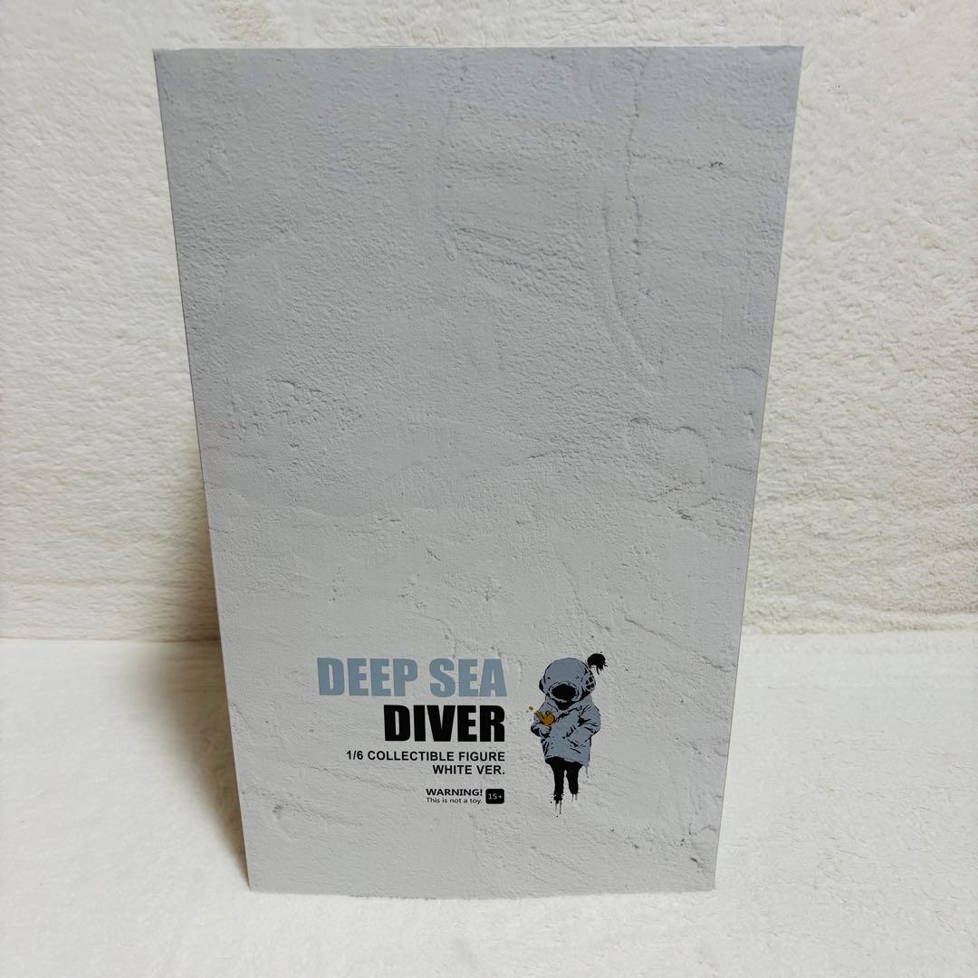【未開封】 BANKSY DEEP SEA DIVER WHITE Ver.