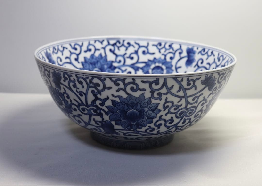 中国　染付蓮紋お碗　大明嘉靖年製銘　送料込み0525