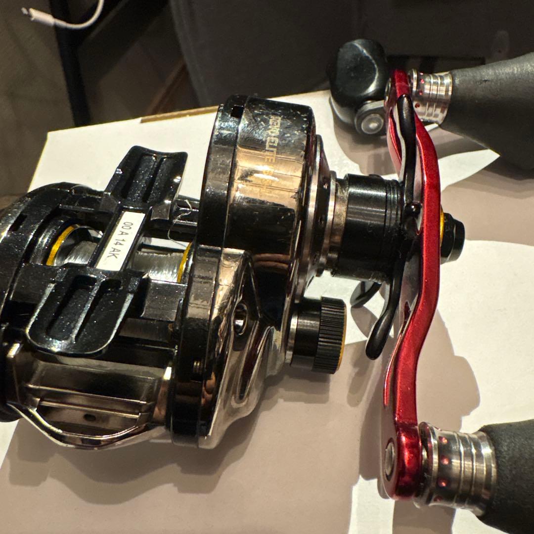 アブガルシア　REVO ELITE5-L カーボンハンドル付き