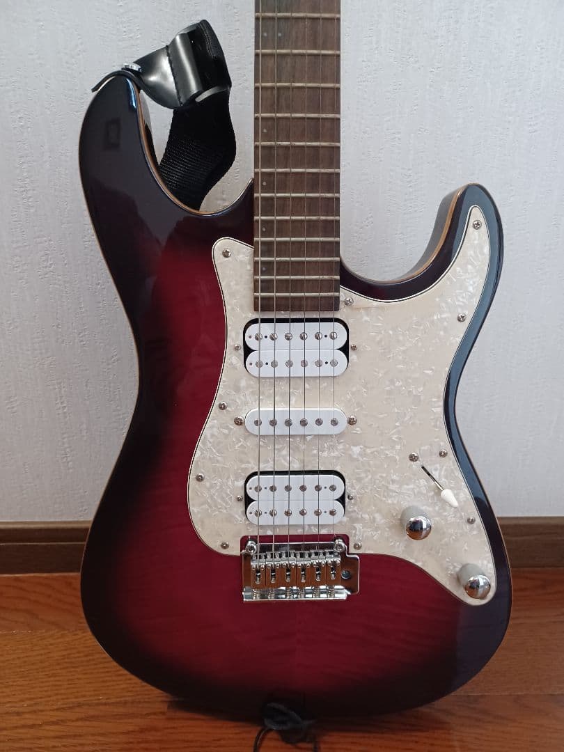 【エレキギター】お値下げしました‼️Mavis 新品同様美品 アンプ、ケース付き