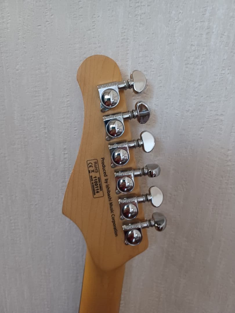 【エレキギター】お値下げしました‼️Mavis 新品同様美品 アンプ、ケース付き