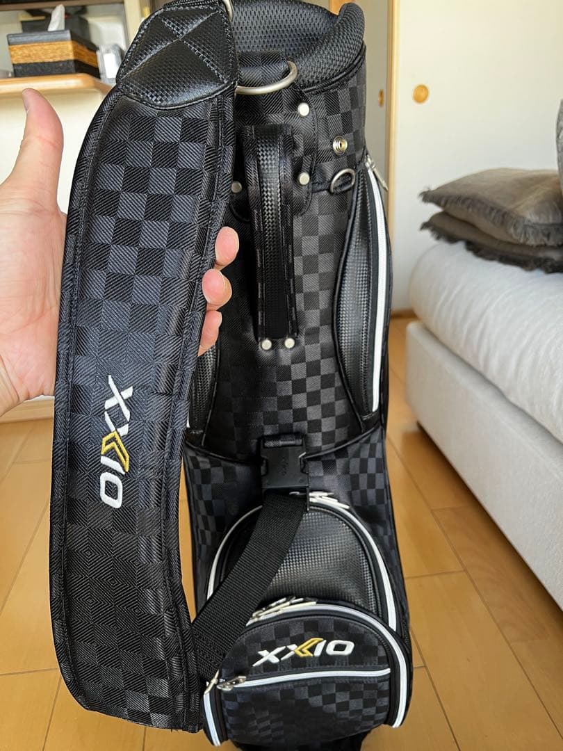 専用　極美品XXIOゼクシオ 軽量キャディバッグ　ブラックチェック　ペットボトル