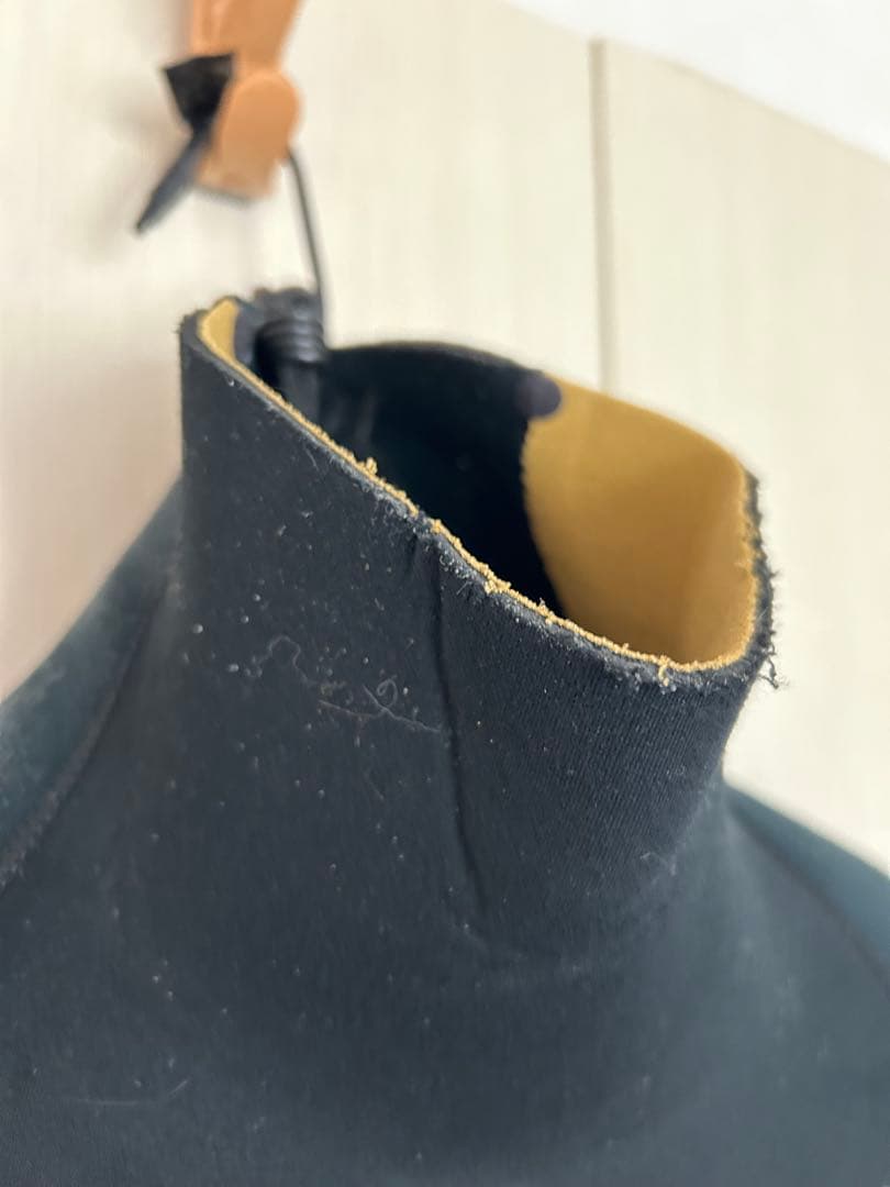 シーズンオフ近し　最終値下げ　RASH セミドライ　ネックエントリー　５ミリ