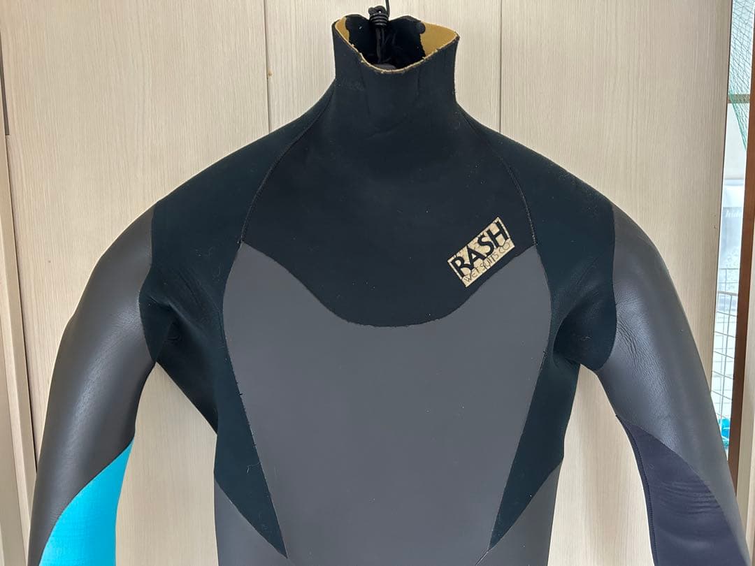 シーズンオフ近し　最終値下げ　RASH セミドライ　ネックエントリー　５ミリ