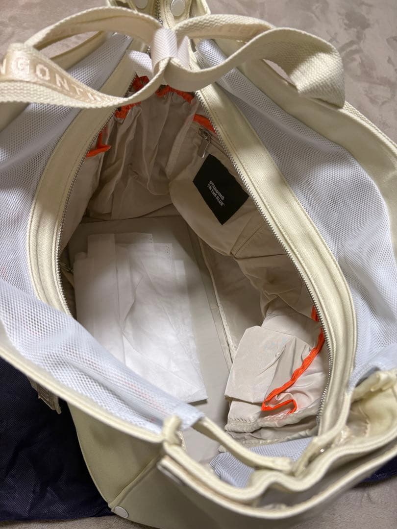 STANDING ON THE BLUEキャリーバッグ 大容量 クリーム色