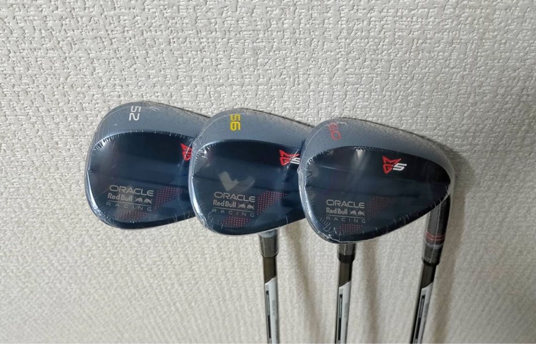 新品 テーラーメイド レッドブル 限定 ウェッジ 52、56、60度 3本セット