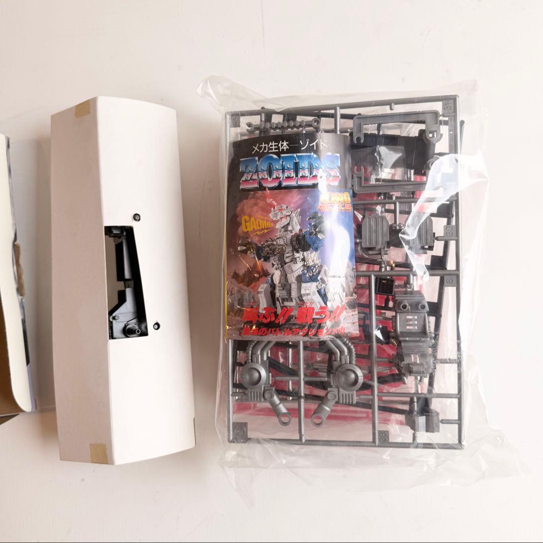新品未開封　ゾイド ZOIDS TOMY トミー 旧ゾイド　デスキャット