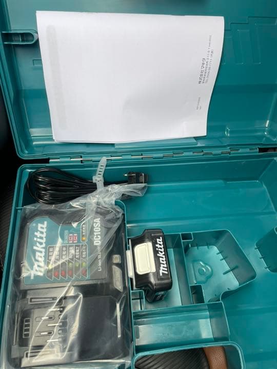 makita 電動ドライバー工具セット (充電器&バッテリーのみ)