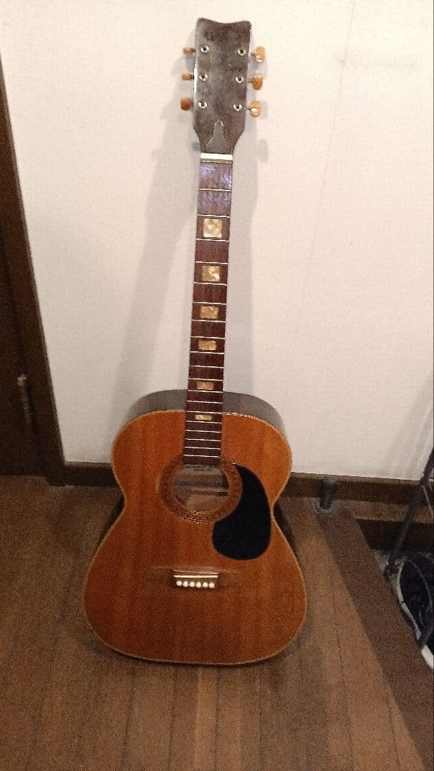 お値下げしました。 カワイ・アコースティックギター F100 ビンテージ激レア物
