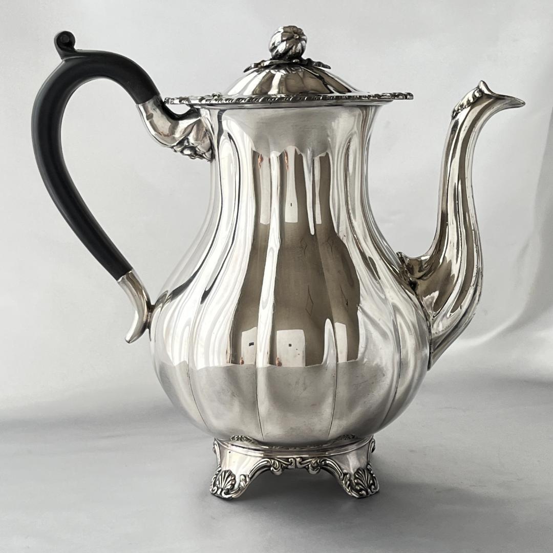 【Old English】メロンフォルムのコーヒーポット【シルバープレート】