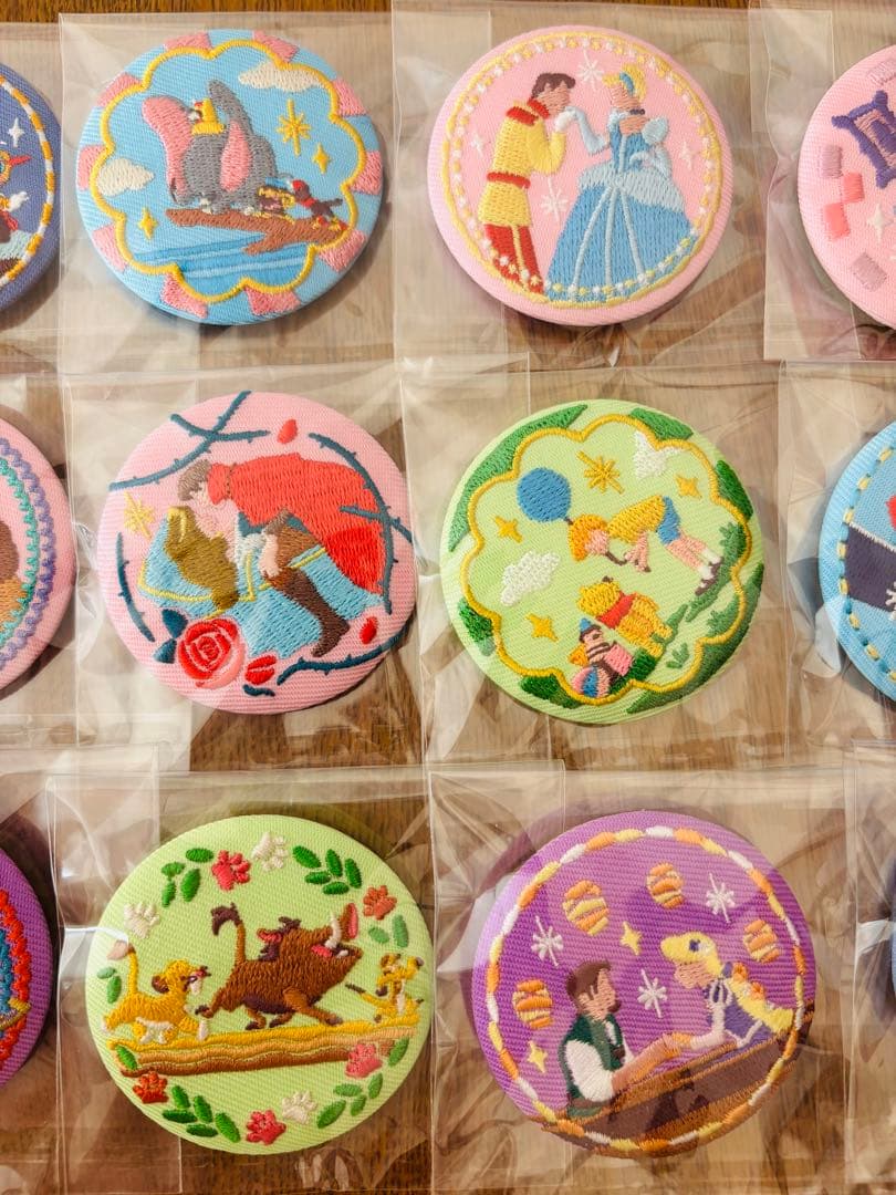 【全30種フルコンプ】ディズニー刺繍缶バッジ 第一弾・第二弾 コンプリートセット
