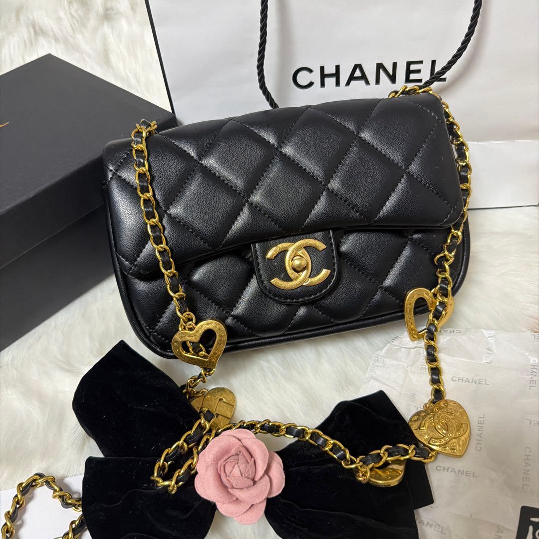 CHANEL(シャネル)ノベルティ★ハートチャーム付きショルダーバッグ★