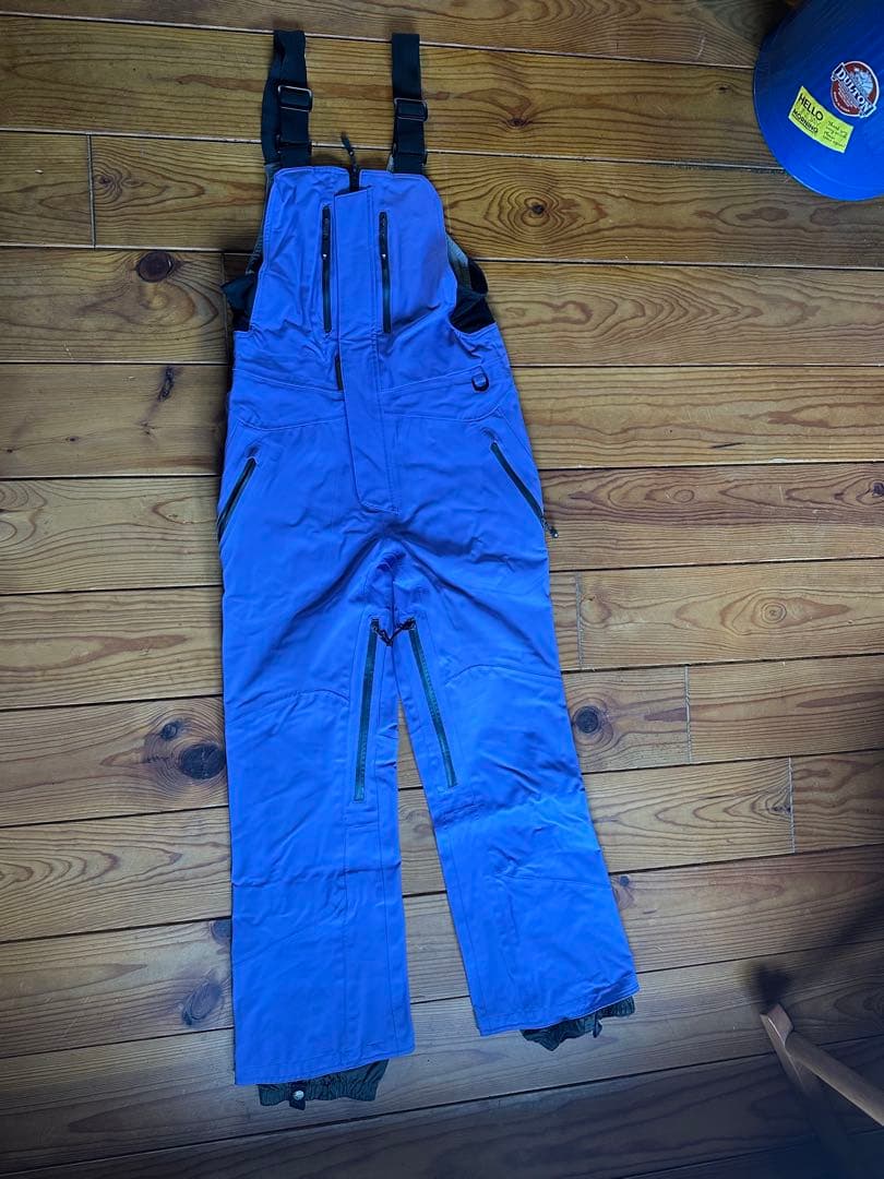 P.RHYTHM yoteipants プリズム　スノーパンツ　XS 女性着用