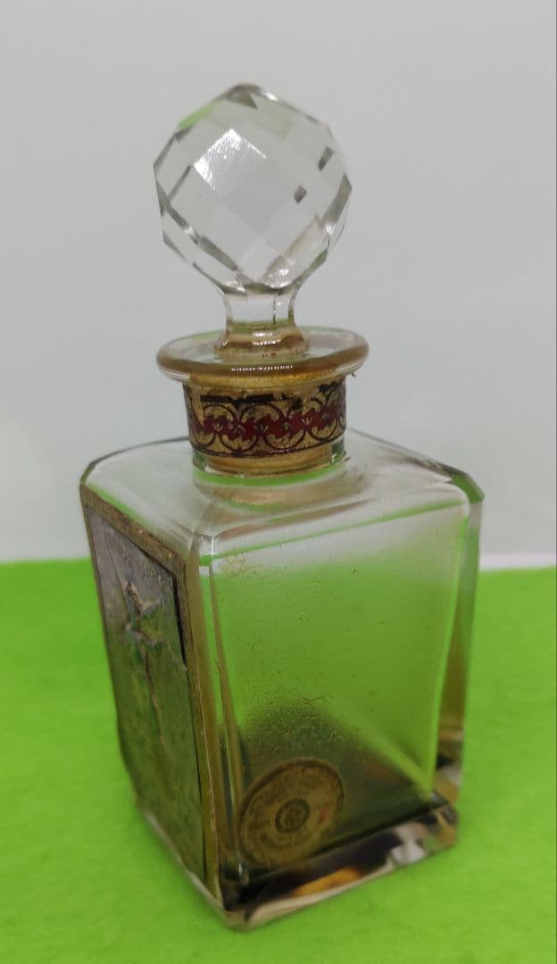 ROGER & GALLET ” FLEURS D‘AMOR ”