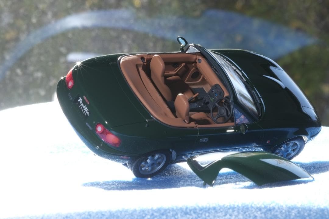 タミヤ1/24 スポーツカーシリーズ No.85ユーノスロードスター完成品
