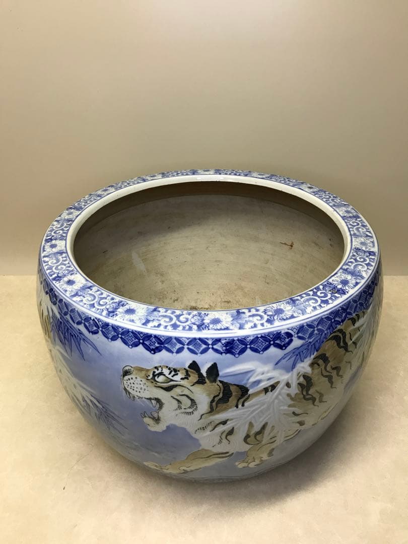 レア アンティーク 伊万里焼 竹虎紋様 大火鉢 手あぶり