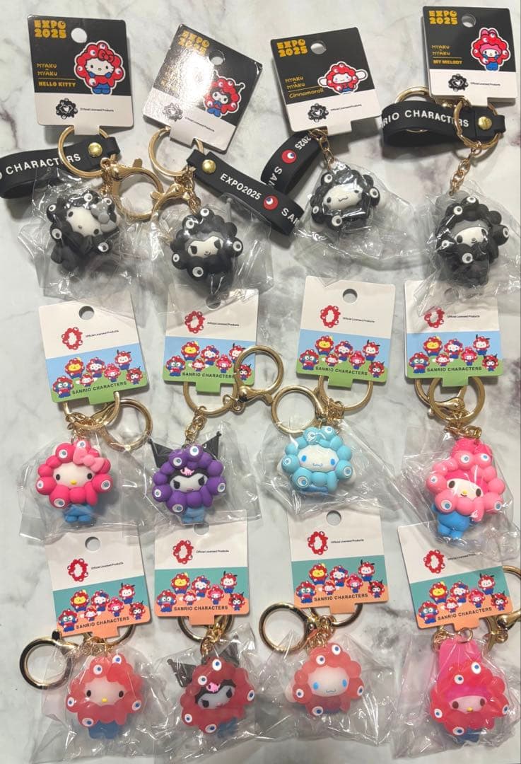 サンリオミャクミャクなりきり立体マスコット　キーホルダーモノクロパステルクリア