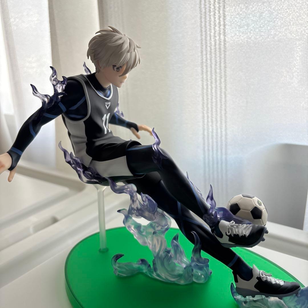 最安値 フリュー ブルーロック 凪 誠士郎 1/7スケールフィギュア