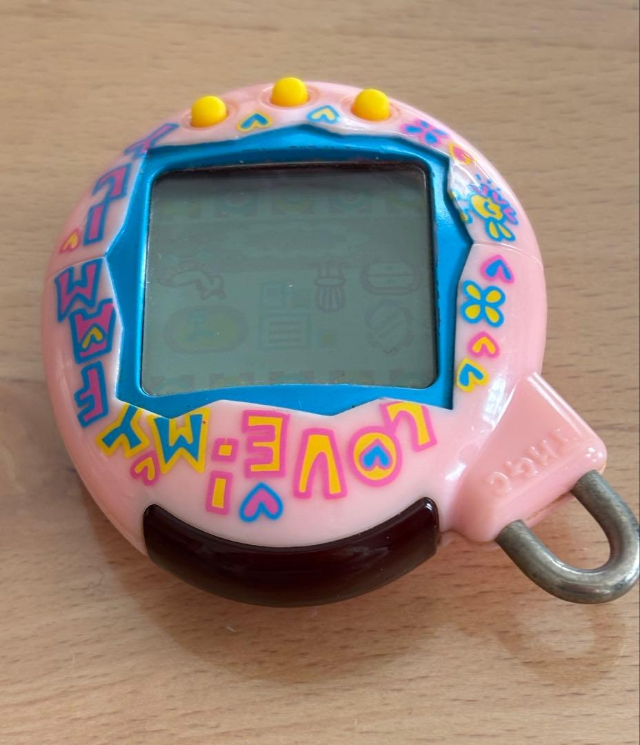 いぇー！ふぁみりーイロイロ！ たまごっちプラス ふぁみたまラブ ピンク