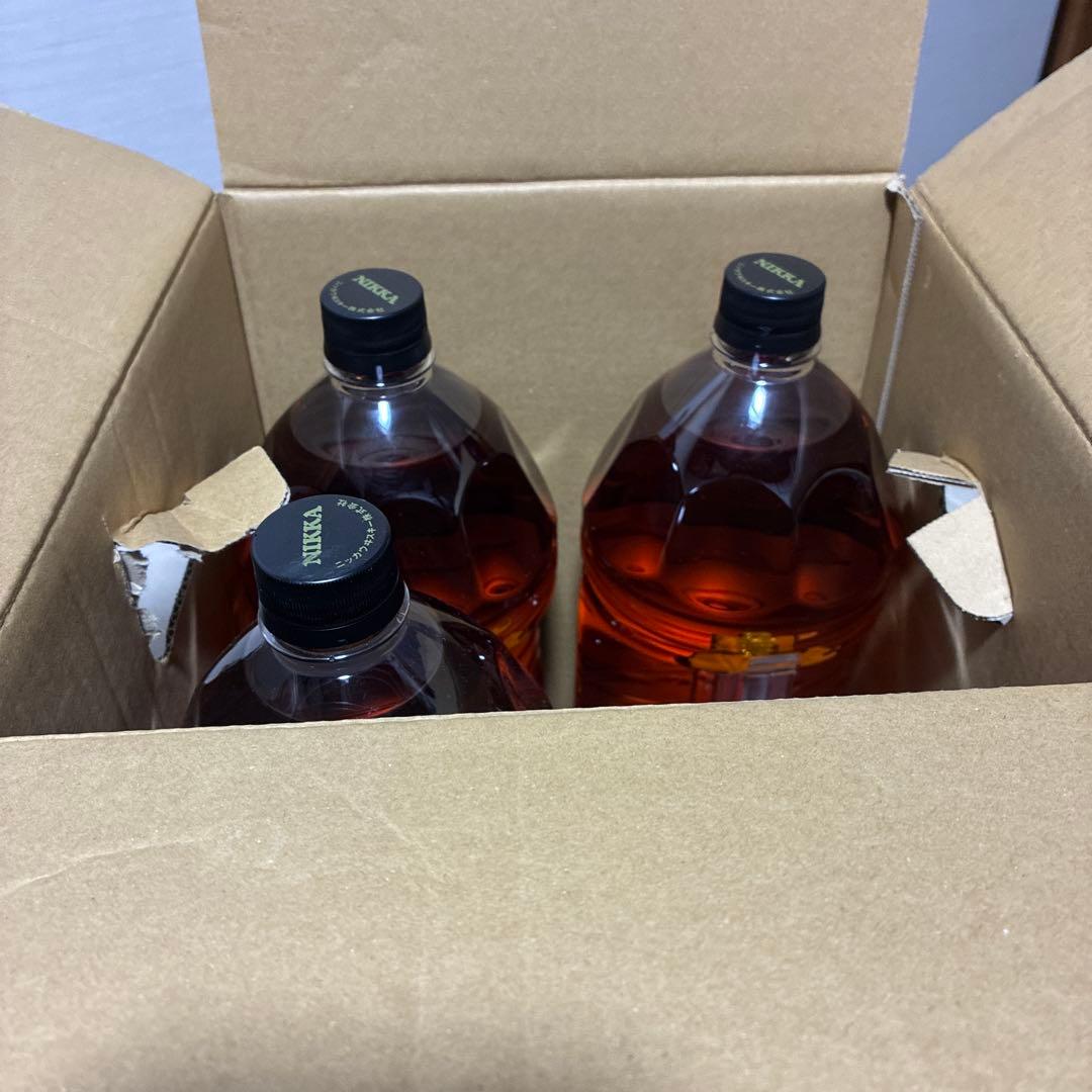 【ハナ】ブラックニッカ　クリア　未開封　4L ウイスキー　3本