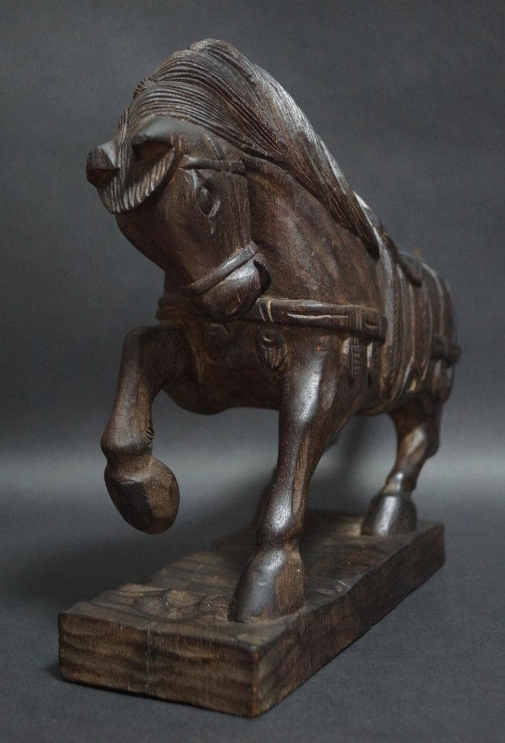 楠製 細工彫り『馬』一刀彫り置物 オブジェ 高さ22cm★時代物★