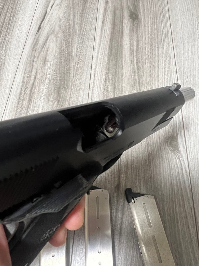 M.E.Uピストル 社外チャンバー マガジン3つ付き