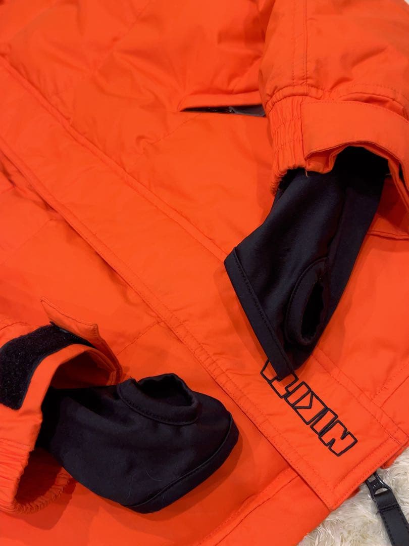 定価10万♦NIKITA ＆新品BILLABONGスノー ウェア ダウン100%