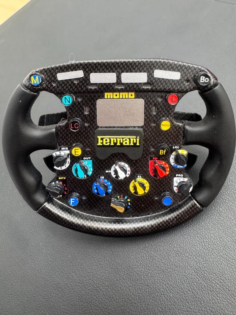 レア　限定1000個　フェラーリ　MOMO　F1　ステアリングホイール　レプリカ
