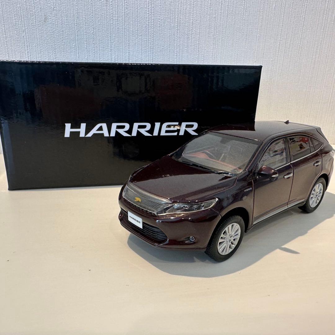 トヨタ　ハリアー60系前期　ミニカー　3R0 ブラッキッシュ レッドマイカ