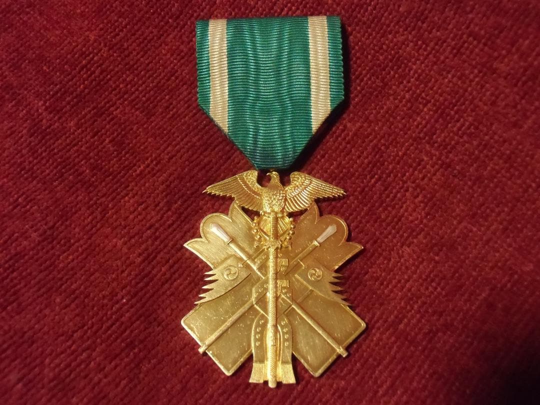 ク*マ様 ●日本の勲章/徽章/日本軍＊昭和十二年功六級金鵄勲章（実物）