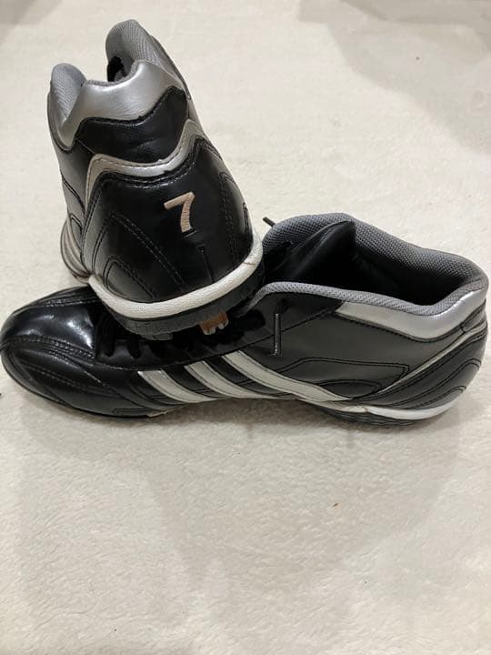 元阪神タイガース西岡選手実使用スパイク