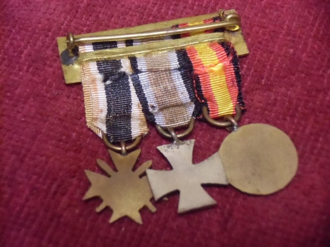 ＳＰスペイン軍＊勲章/記章/徽章＊ミニチュア３連勲章（実物）