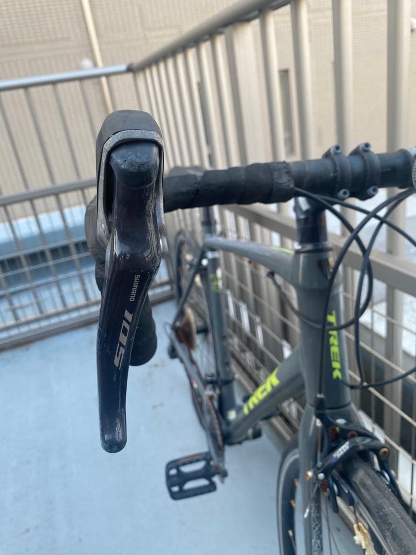 ブータン　中古　TREK Domane AL 5 ロードバイク グレー