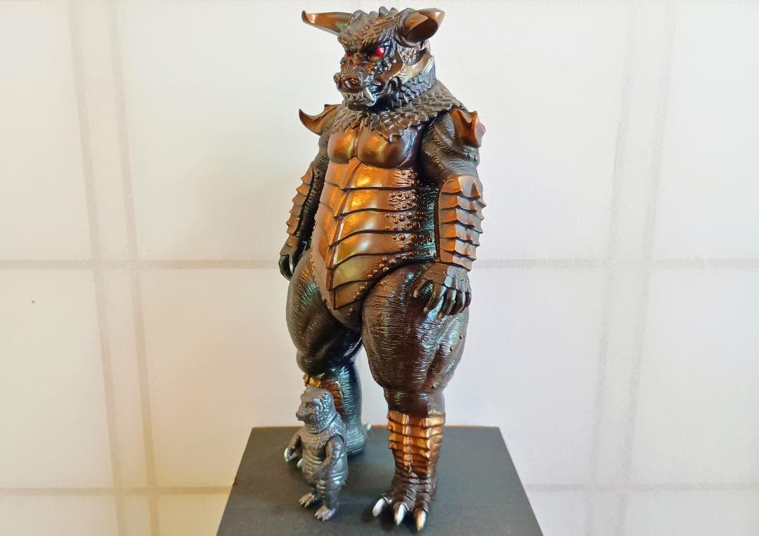 プルガサリ 伝説の大怪獣 ソフビフィギュア Tシャツ DVD 3点セット