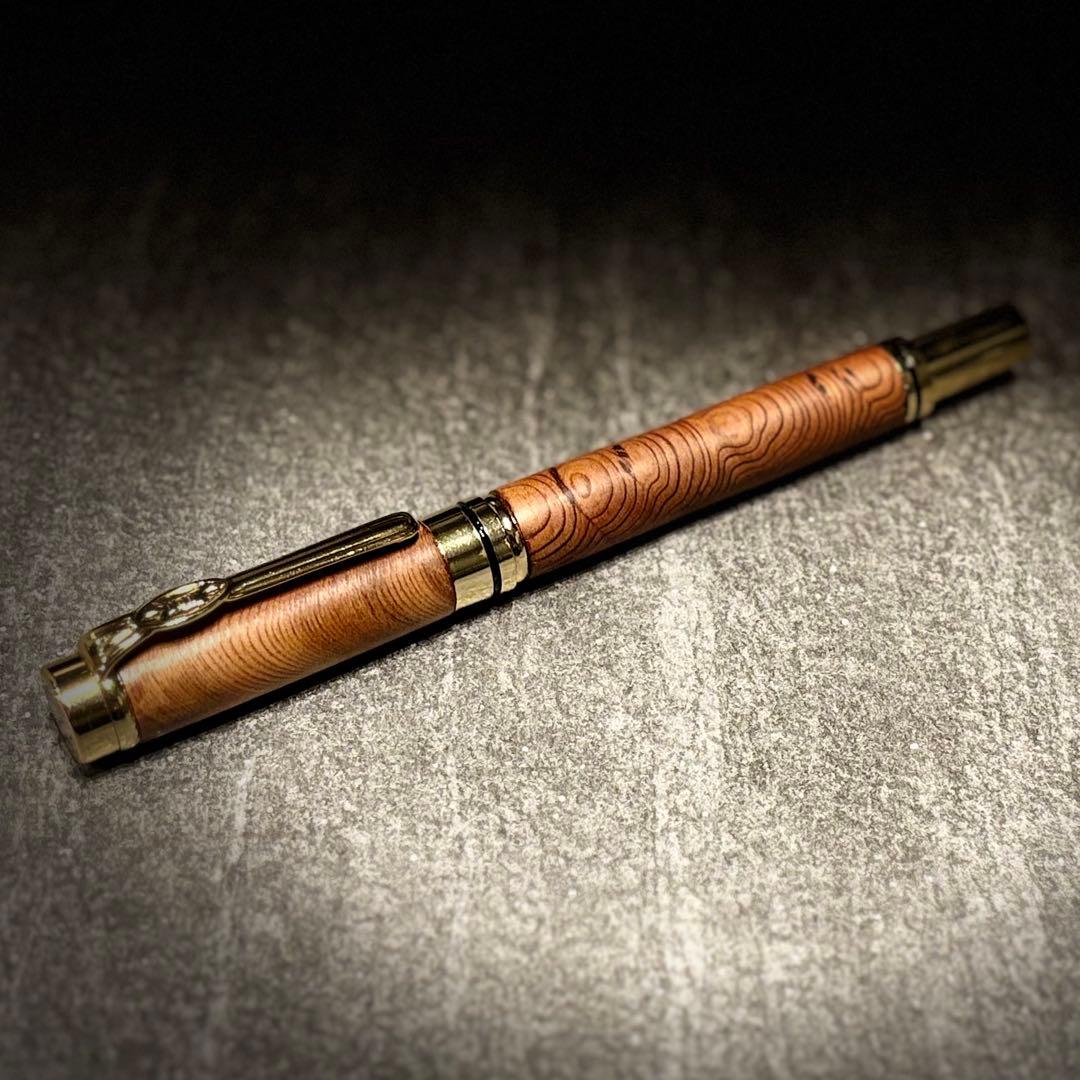 屋久杉（瘤.コブ）超貴重ボールペン。