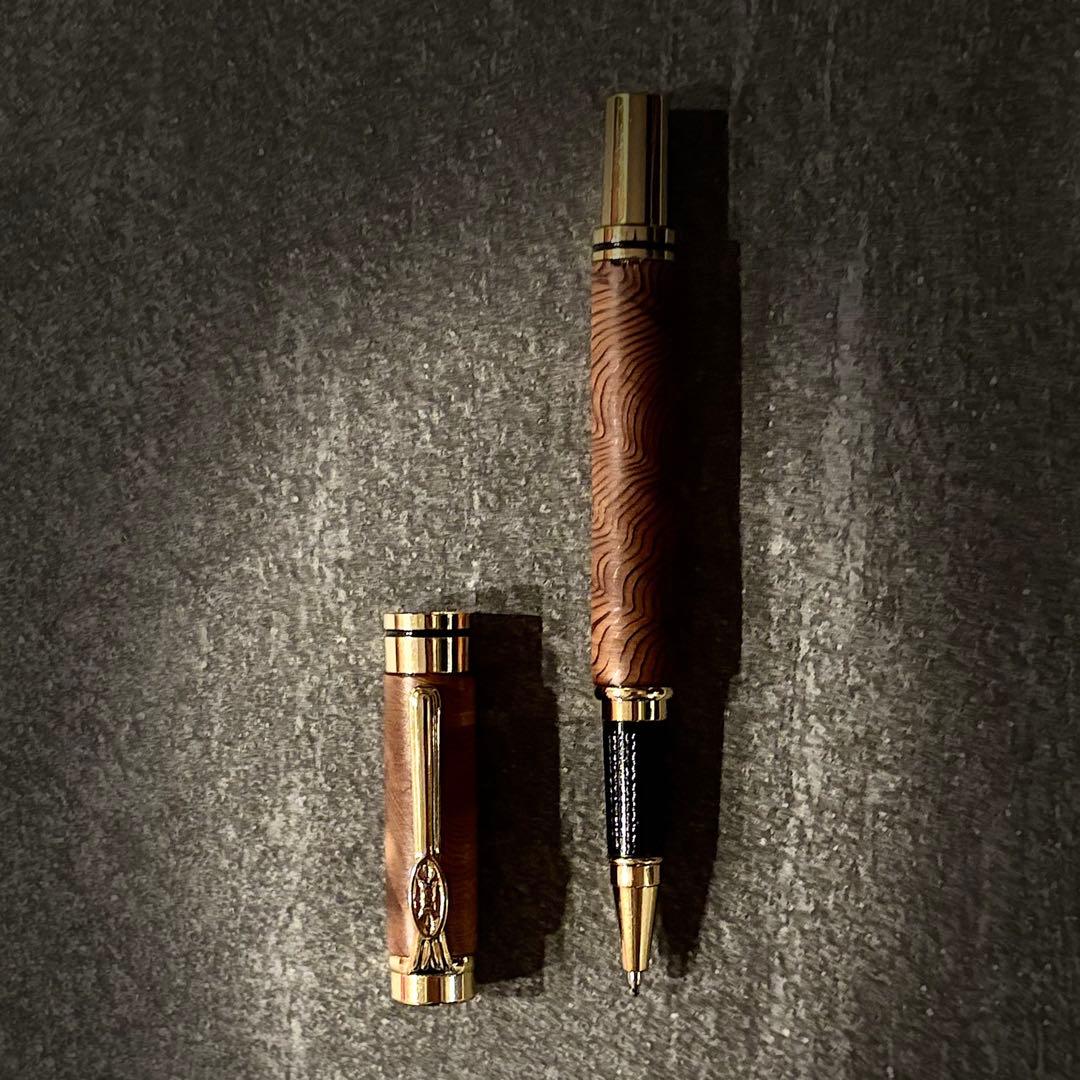 屋久杉（瘤.コブ）超貴重ボールペン。