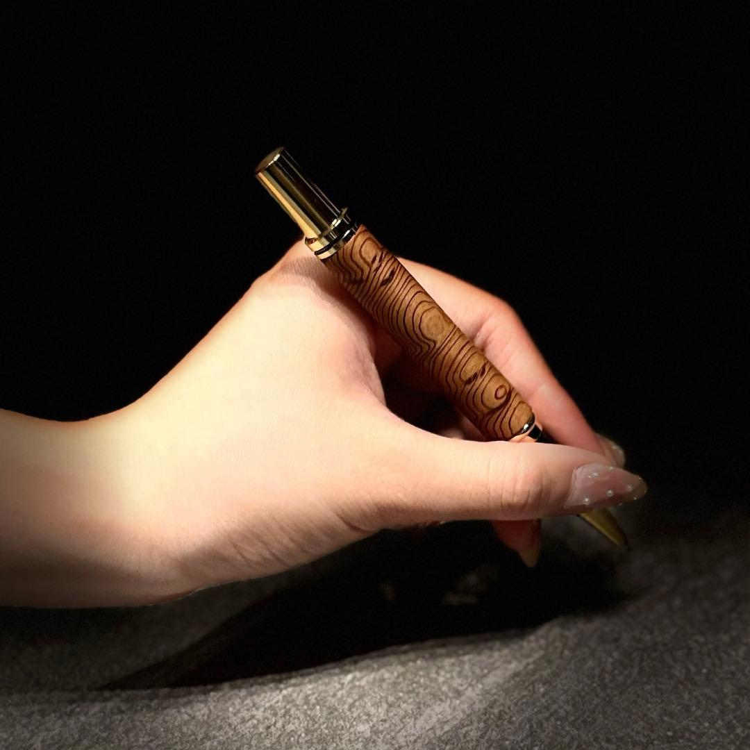 屋久杉（瘤.コブ）超貴重ボールペン。