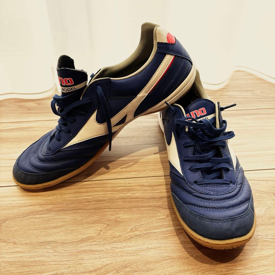 美品 MIZUNOミズノ MORELIAモレリアIN 限定カラー