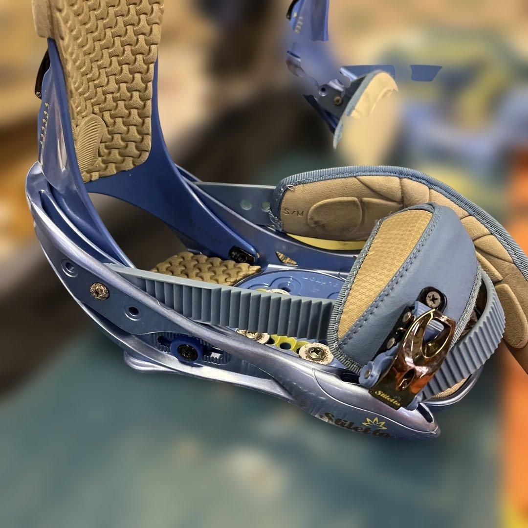 SALOMON スノーボード　BURTON ビンディング　レディース　145㌢